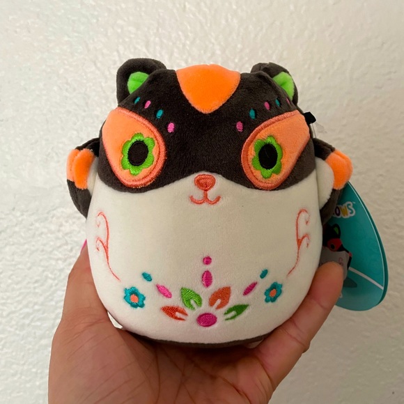 ELVIO 5” NWT DOTD squishmallow - Picture 1 of 3